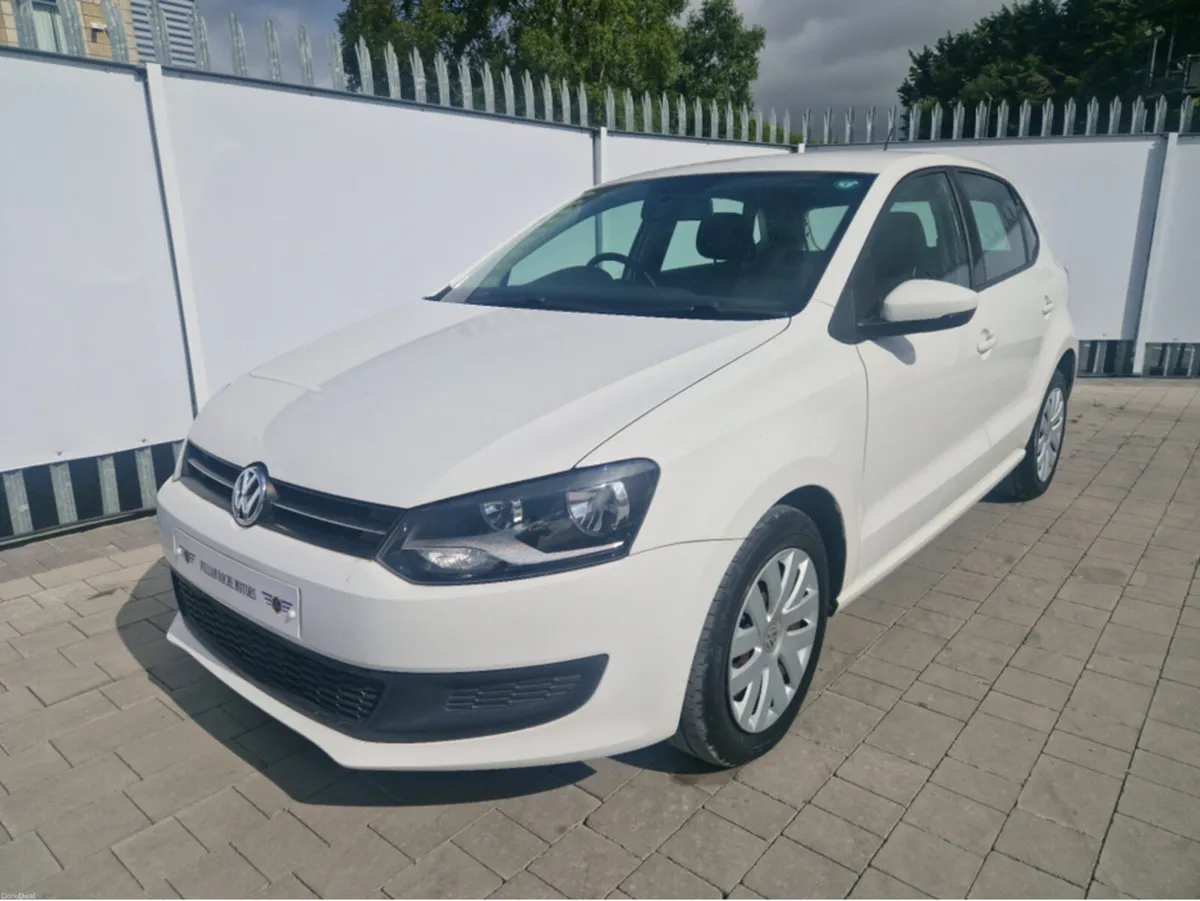 Volkswagen Polo 1.2 PETROL AUTO - Image 4