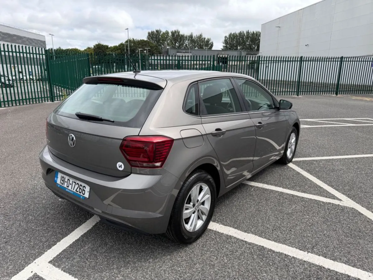 Volkswagen Polo 1.0 PETROL, TREND LINE MODEL, TINY - Image 3