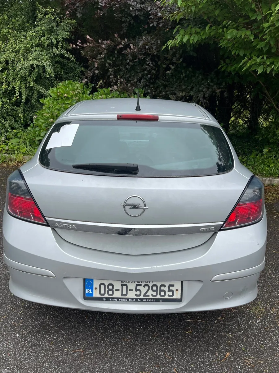 Opel Astra 2008 - Image 1