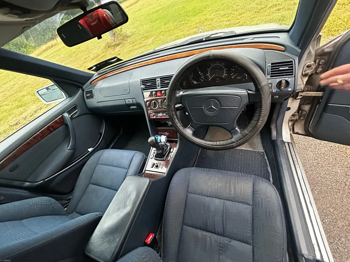 Car - Image 3