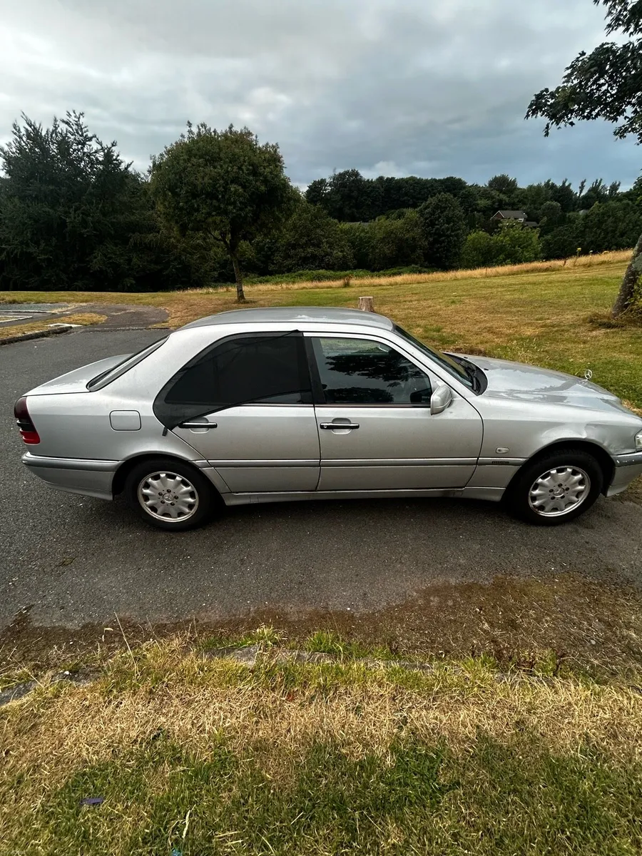 Car - Image 5