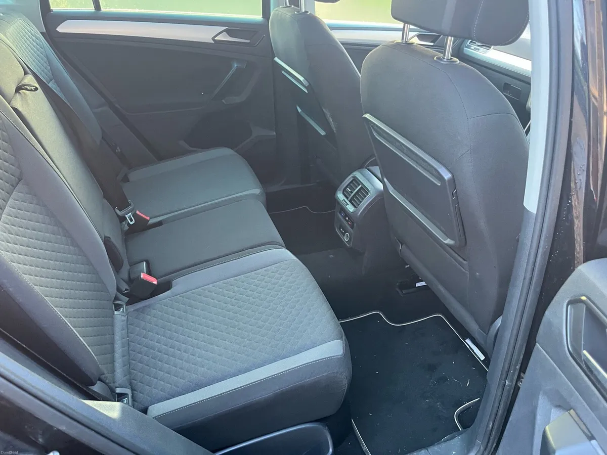 Volkswagen Tiguan - Image 4
