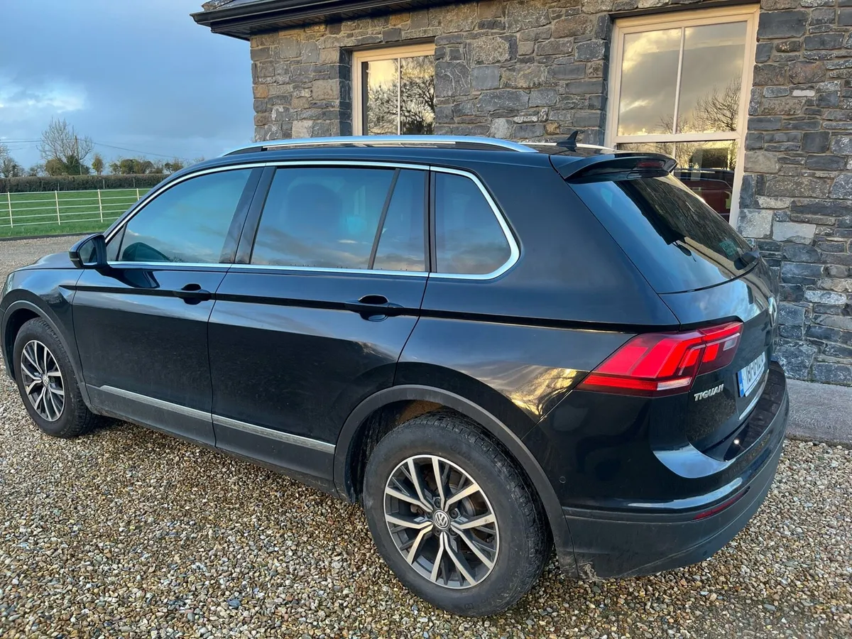 Volkswagen Tiguan - Image 3