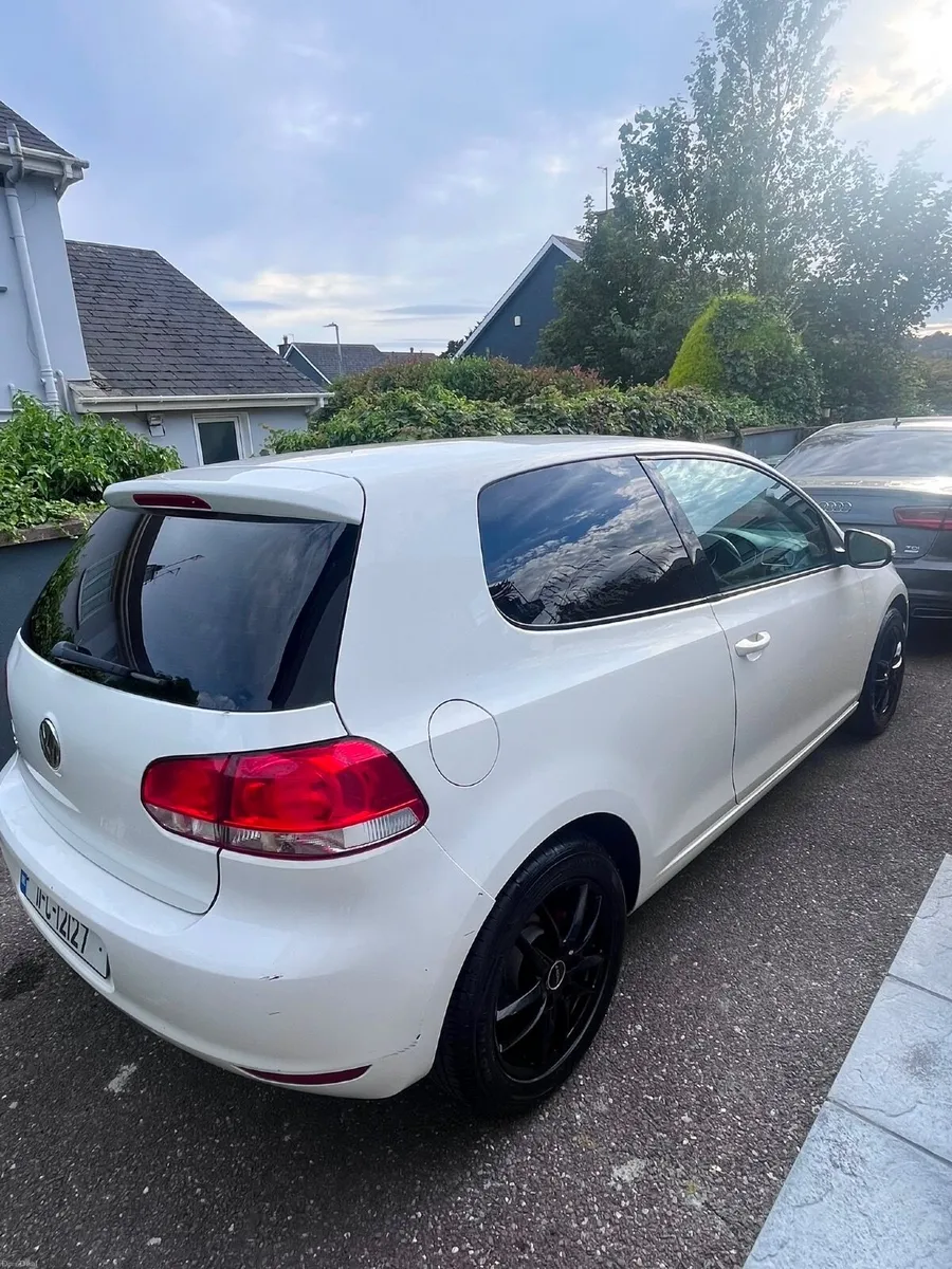 Volkswagen Golf 2011 - Image 1