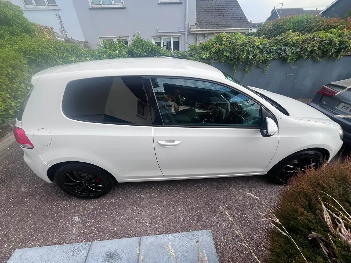 Volkswagen Golf 2011 - Image 3