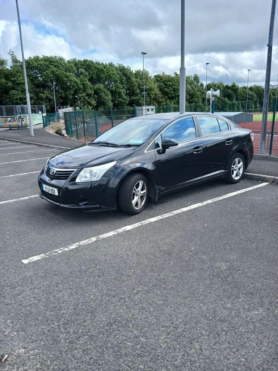 Toyota Avensis 2011 - Image 1