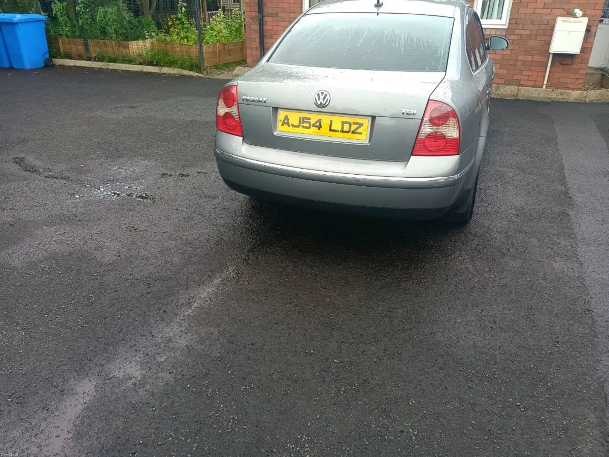 2004 Volkswagen Passat - Image 3