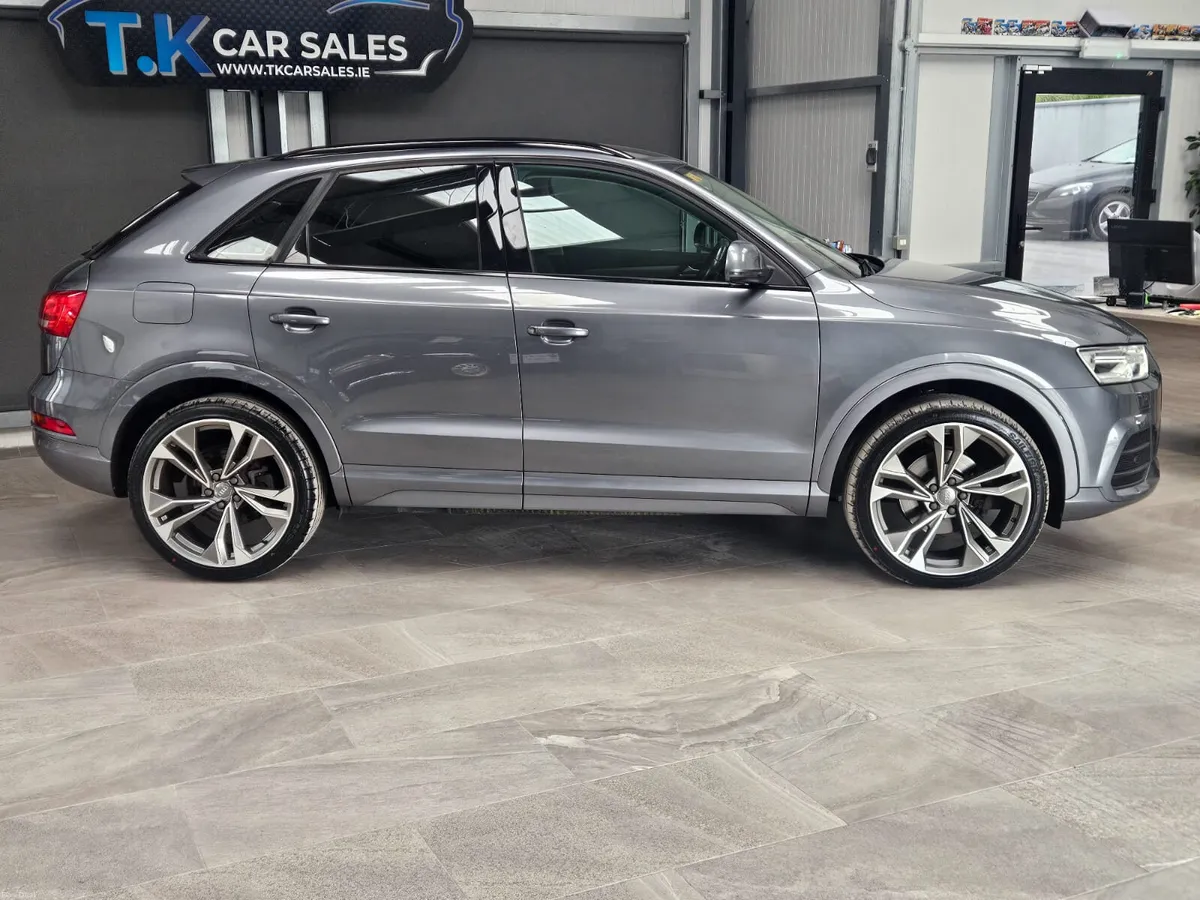 17 AUDI Q3 SE WITH BLACK EDITION STYLING - Image 2