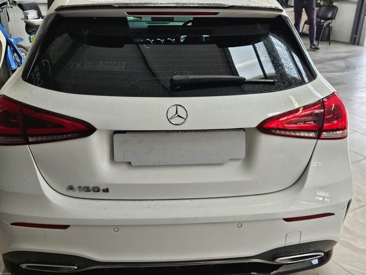 18 MERCEDES-BENZ A180 AMG LINE NIGHT EDITION AUTO - Image 5