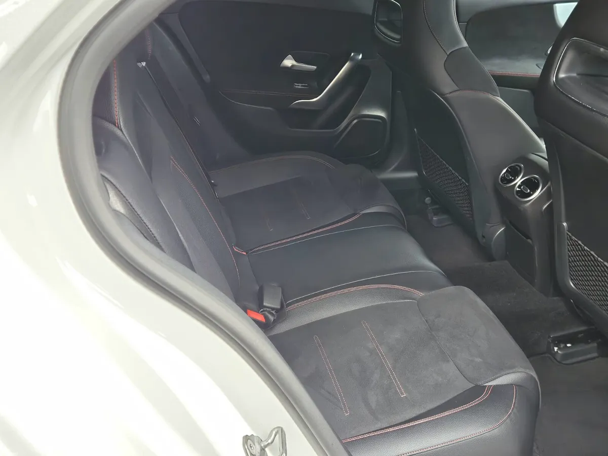 18 MERCEDES-BENZ A180 AMG LINE NIGHT EDITION AUTO - Image 6