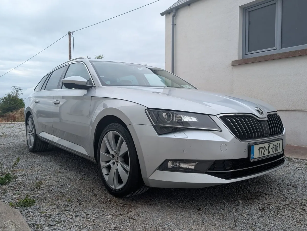 Skoda Superb Estate SEL Executive 2.0 TDI DSG 150 - Image 2