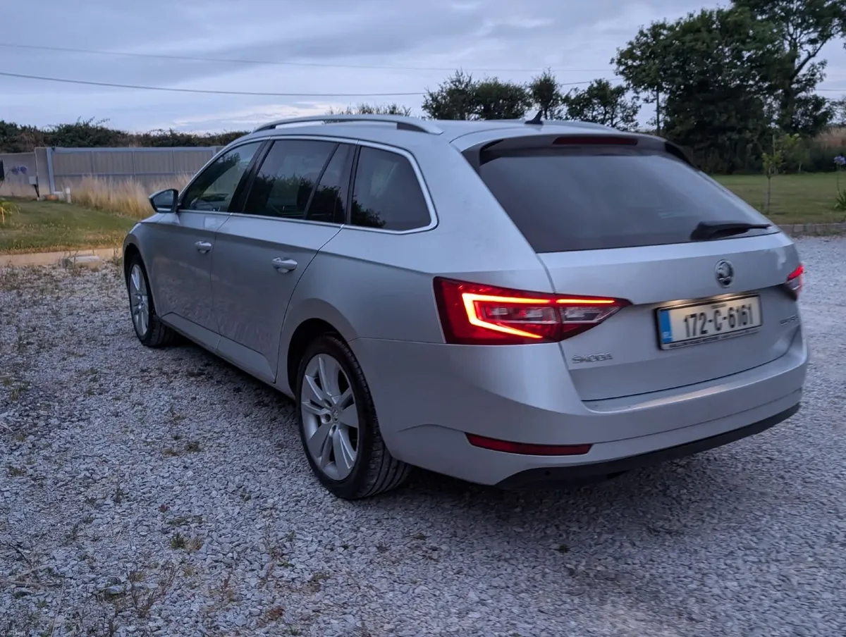 Skoda Superb Estate SEL Executive 2.0 TDI DSG 150 - Image 3
