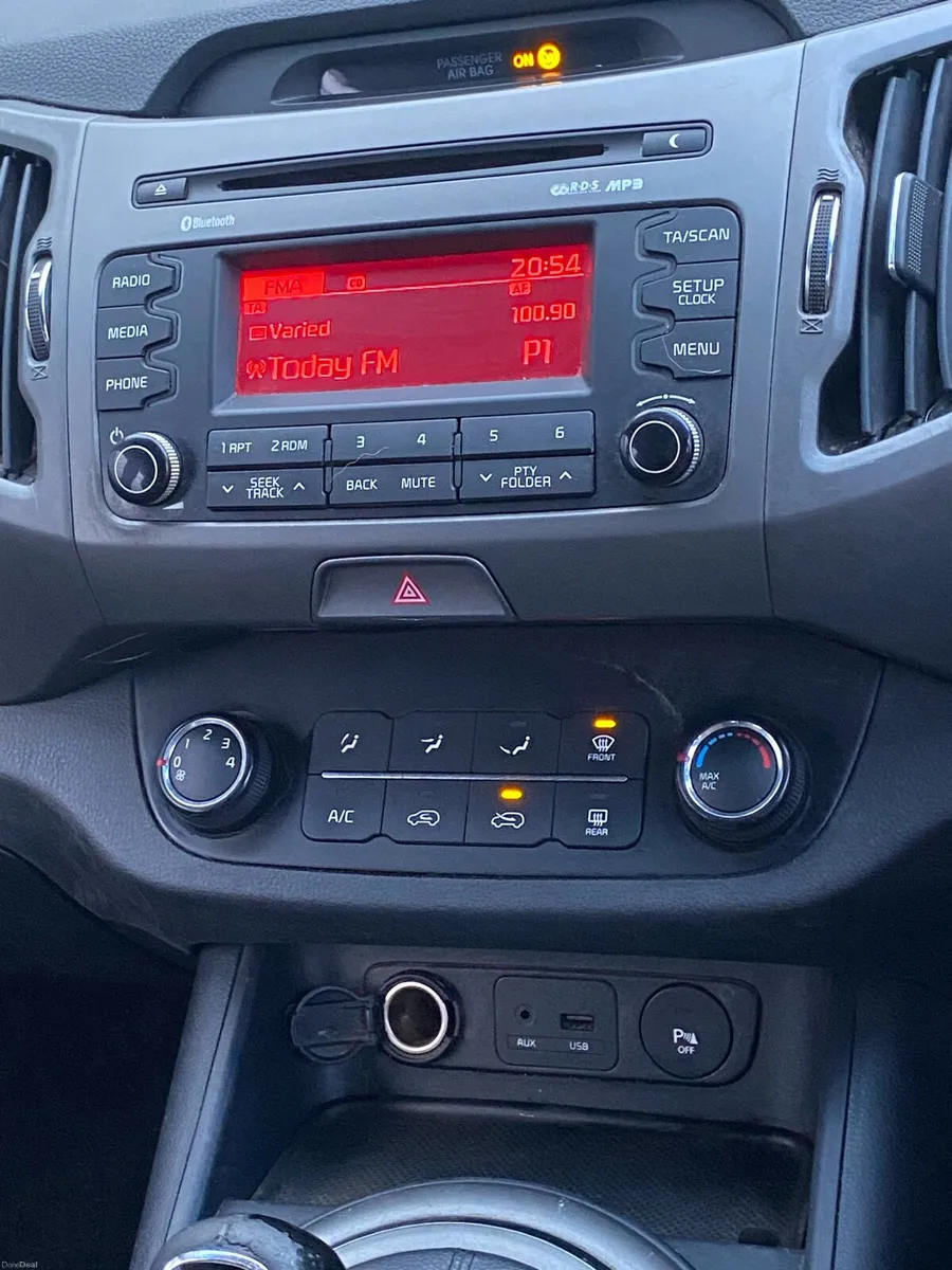 142 Kia Sportage - one owner from new - Image 3