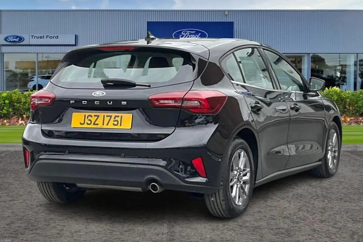 Ford Focus 1.0T EcoBoost MHEV Titanium Hatchback 5 - Image 4