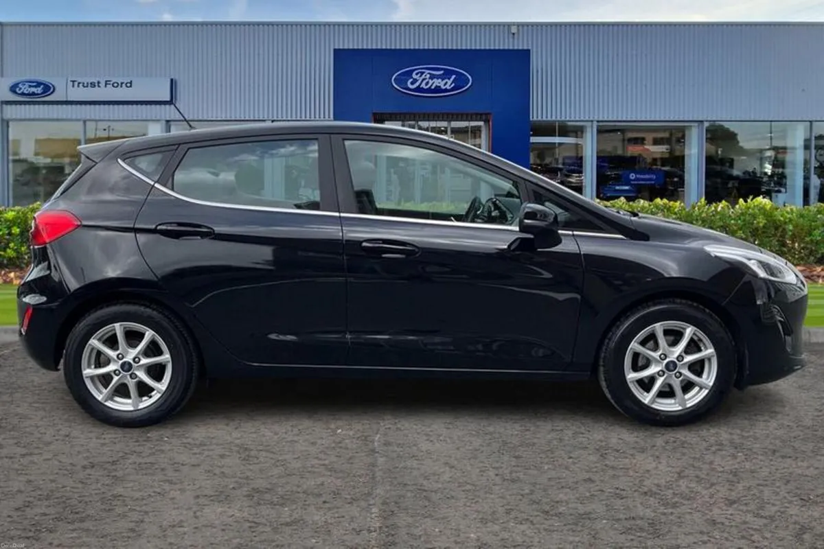 Ford Fiesta Zetec - Image 3