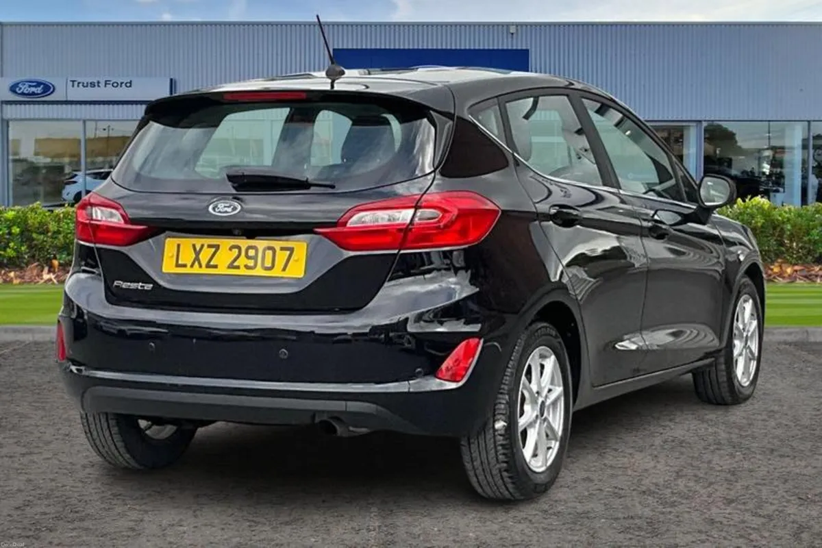 Ford Fiesta Zetec - Image 4