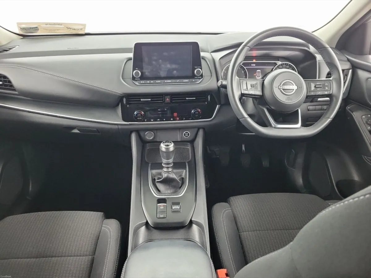 Nissan Qashqai 1.3 PET MILD HYBRID SV - Image 3