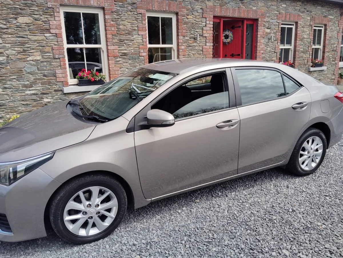 Toyota corolla 2014 1.4D AURA  in good condition - Image 1