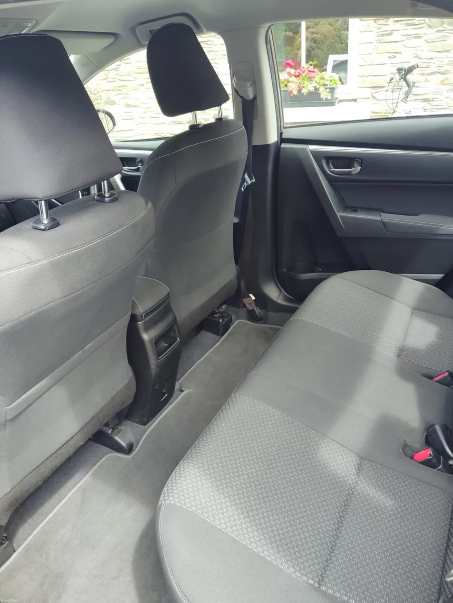 Toyota corolla 2014 1.4D AURA  in good condition - Image 4