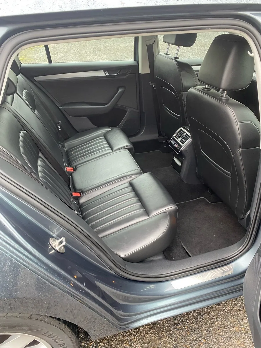 Skoda Superb Estate - Image 4