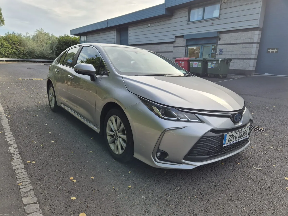 TOYOTA COROLLA/IRISH CAR/2023/1.8 HYBRID/AUTO - Image 3