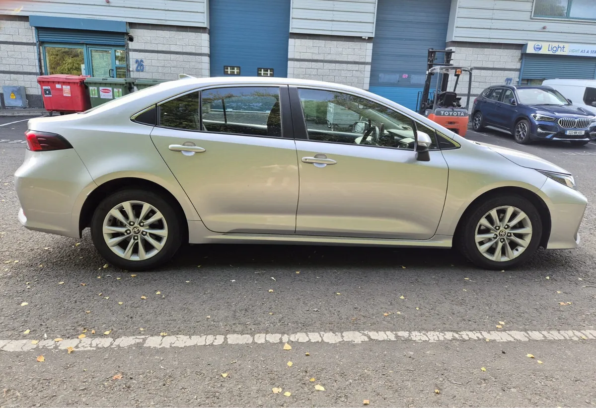 TOYOTA COROLLA/IRISH CAR/2023/1.8 HYBRID/AUTO - Image 4