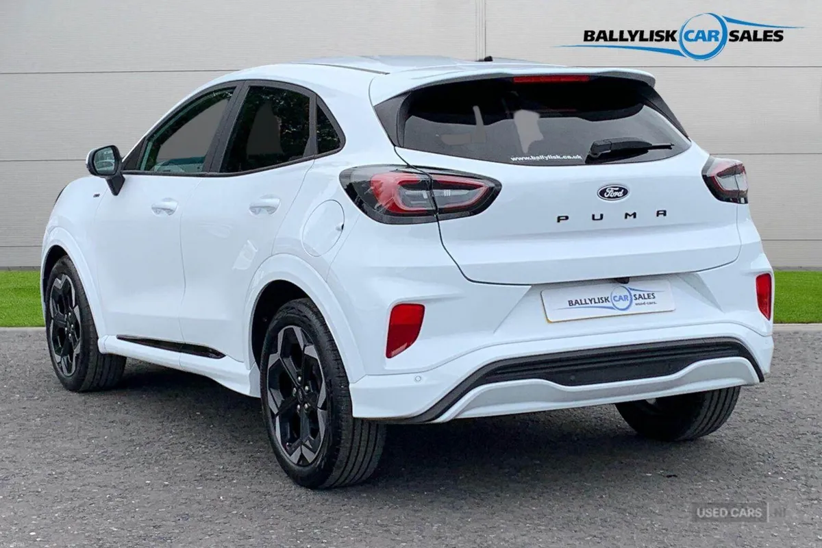 Ford Puma 1.0T 155PS ST-Line X Auto in Frozen Whit - Image 2