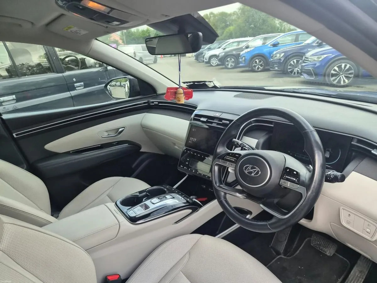 Hyundai Tucson Executive Plus phev Auto - Image 2