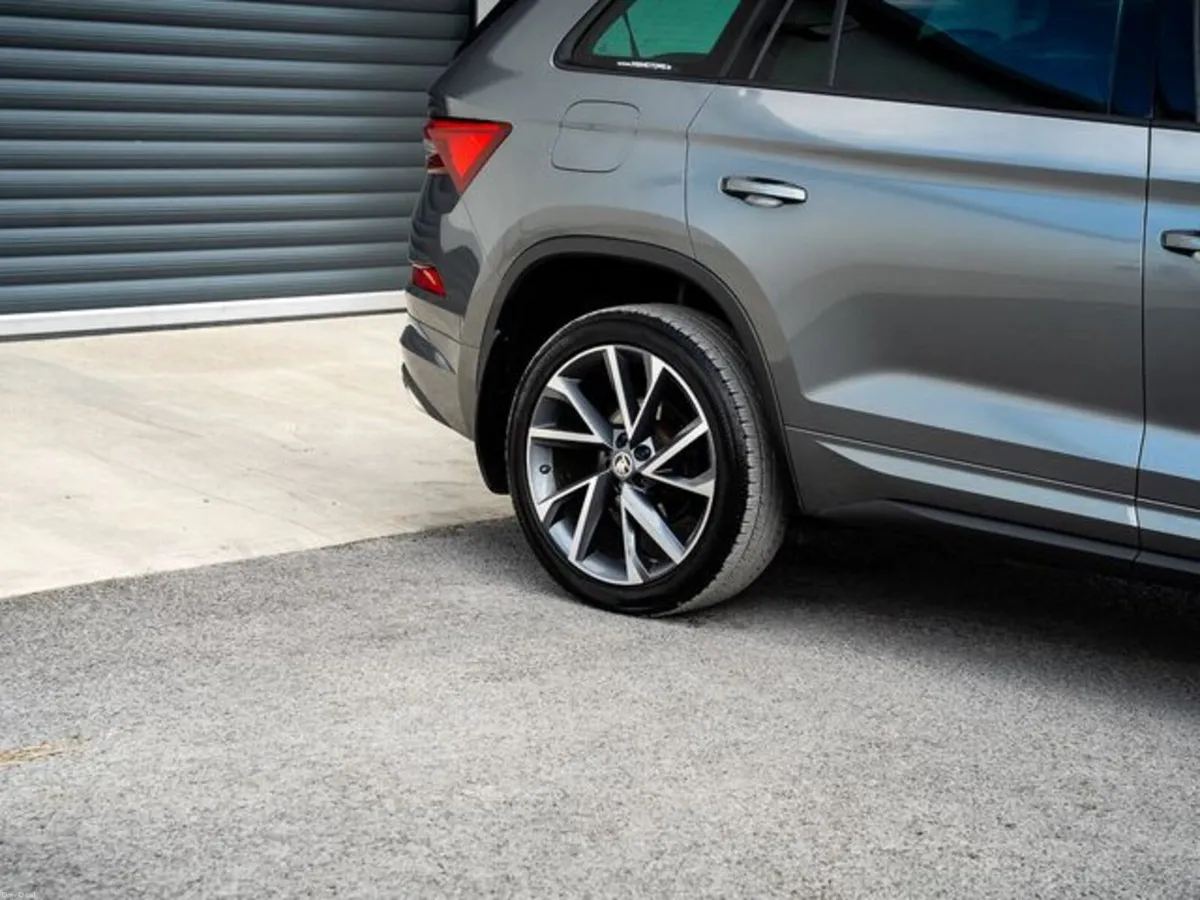 Skoda Kodiaq 7S SPORTLINE 2.0tdi 150HP DSG - Image 4