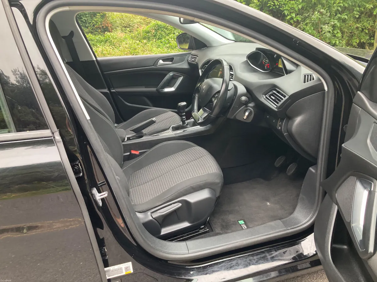 2020 Peugeot 308 SW 1.5 Diesel Estate - Image 4