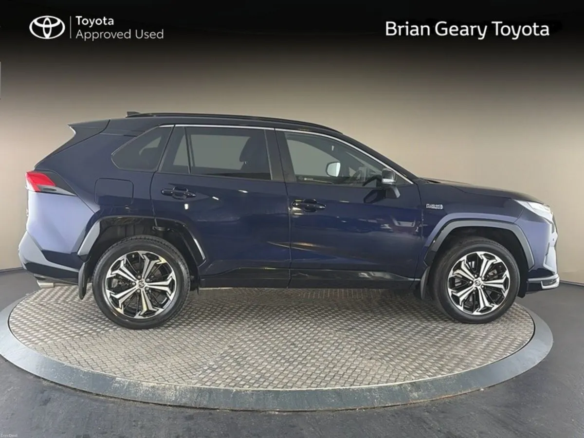 Toyota RAV4 PLUG-IN HYBRID SPORT - Image 3