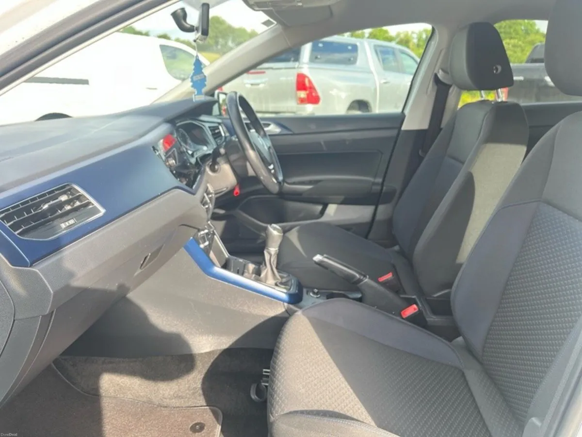 Volkswagen Polo UNITED 1.0 MANUAL 5SPEED 80HP 5DR - Image 6