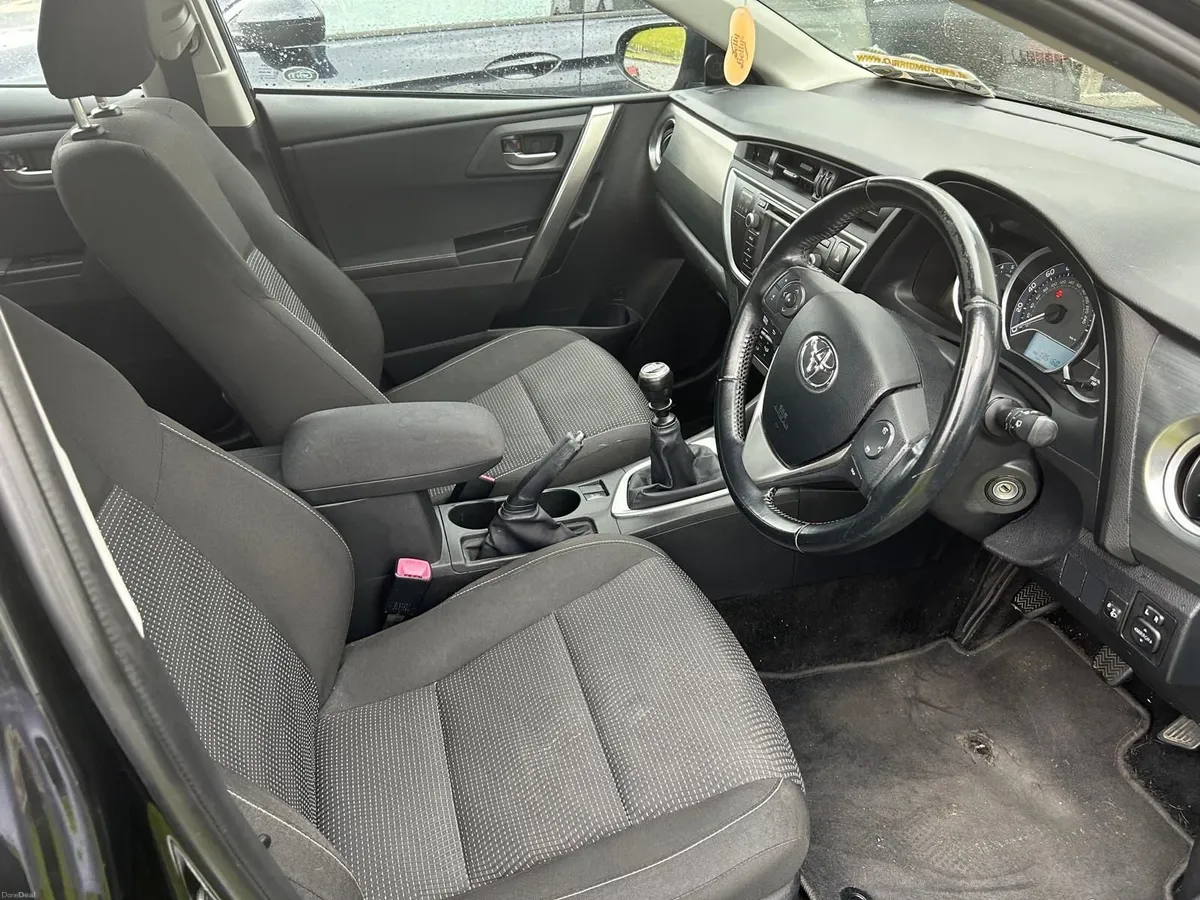 Toyota Auris 2014 - Image 5