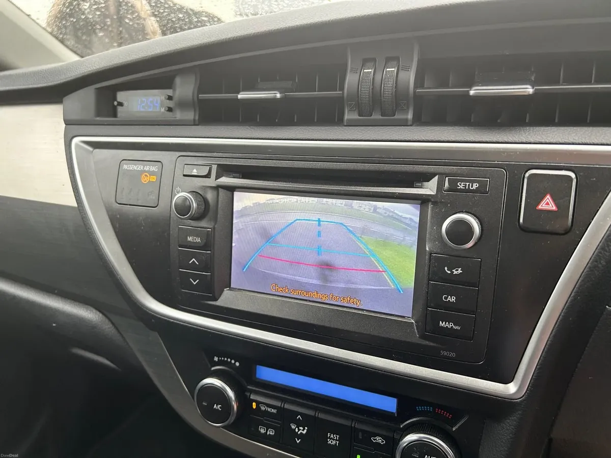 Toyota Auris 2014 - Image 6
