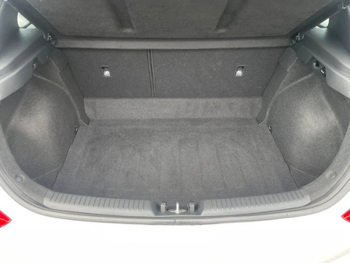 Hyundai i30 I 30 DELUXE 5DR - Image 6