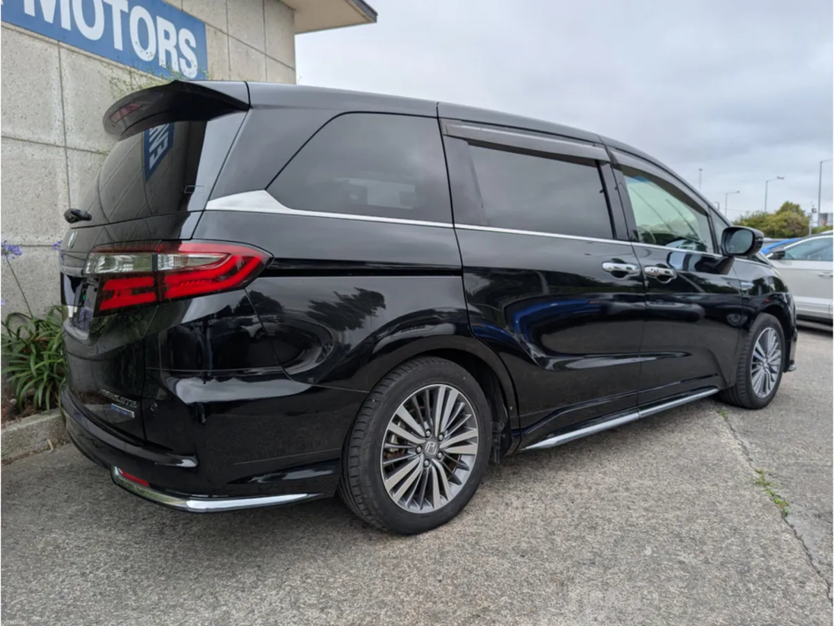 Honda Odyssey ABSOLUTE 7 SEATER AUTOMATIC 2.0 HYBR - Image 6