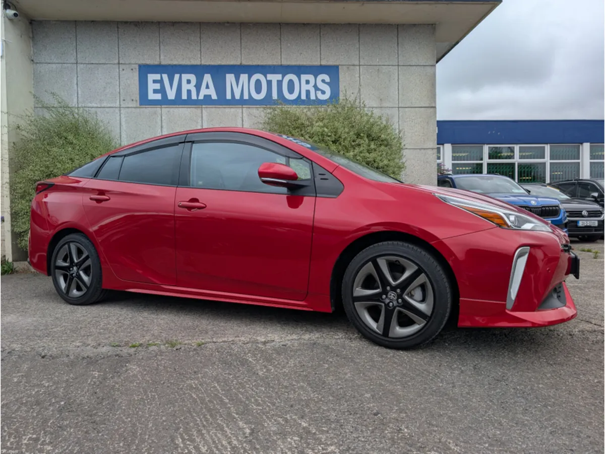 Toyota Prius TOURING SMART AUTOMATIC HYBRID 1.8 PE - Image 3