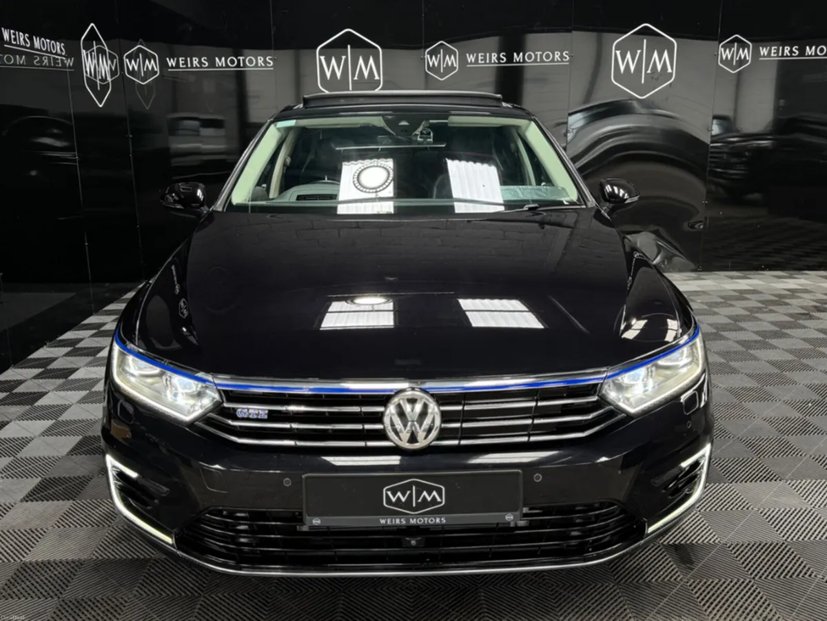 Volkswagen Passat GTE 1.4 TSI *SUNROOF* - Image 4