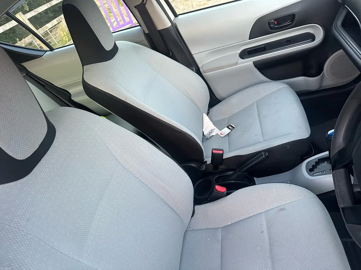Toyota aqua - Image 4