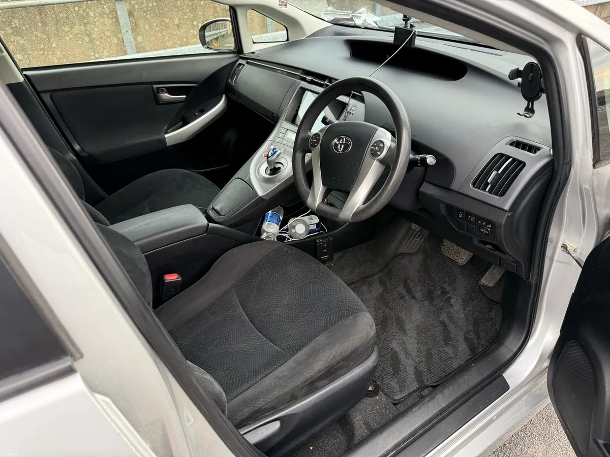Toyota Prius 116.000 km Economical and reliable - Image 3