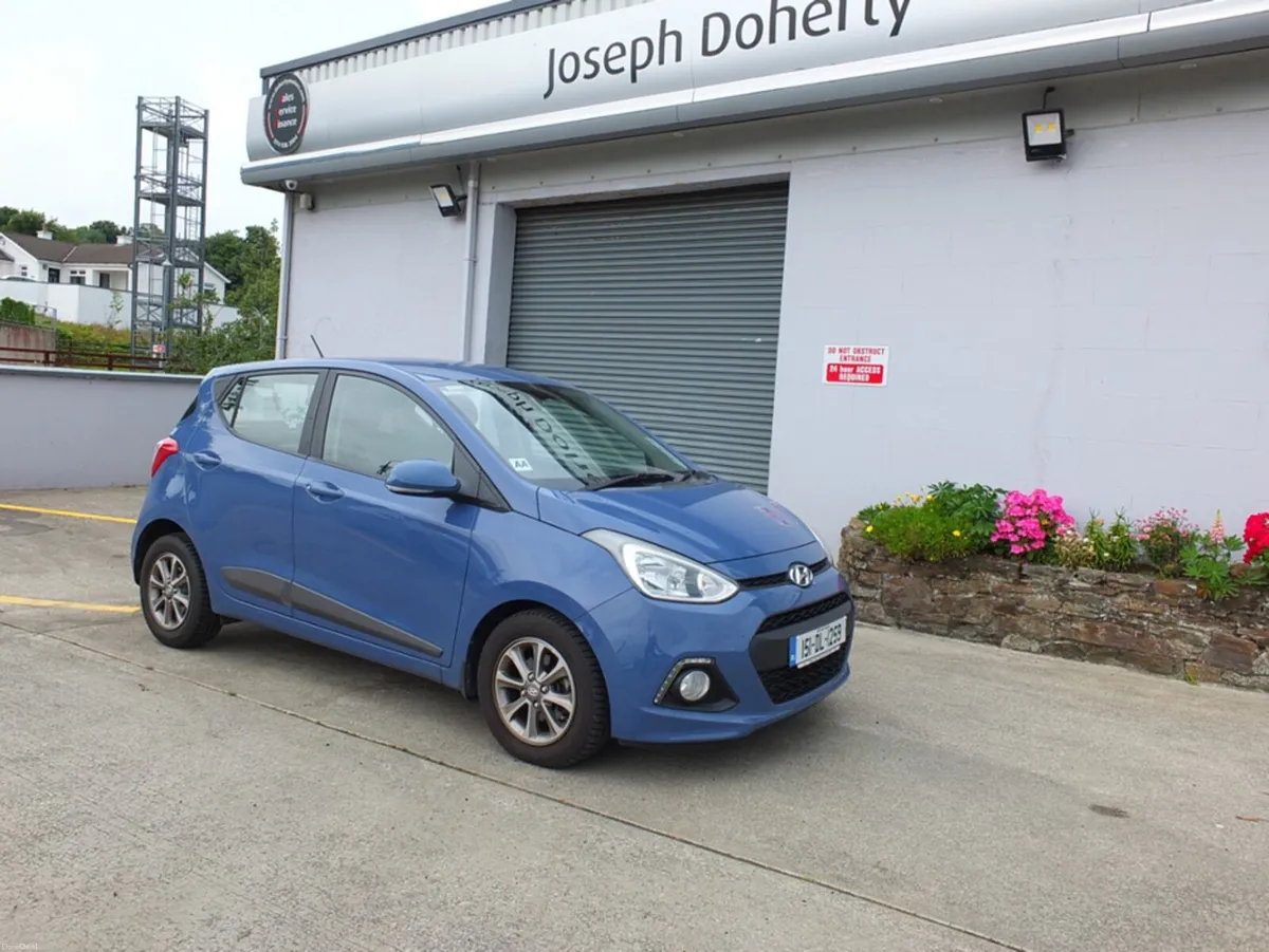 Hyundai i10 Deluxe - Image 3