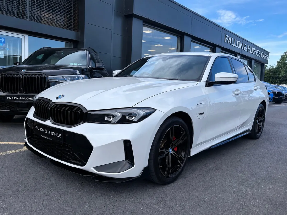 2023 BMW 330e M SPORT, M SPORT BODYKIT - Image 6