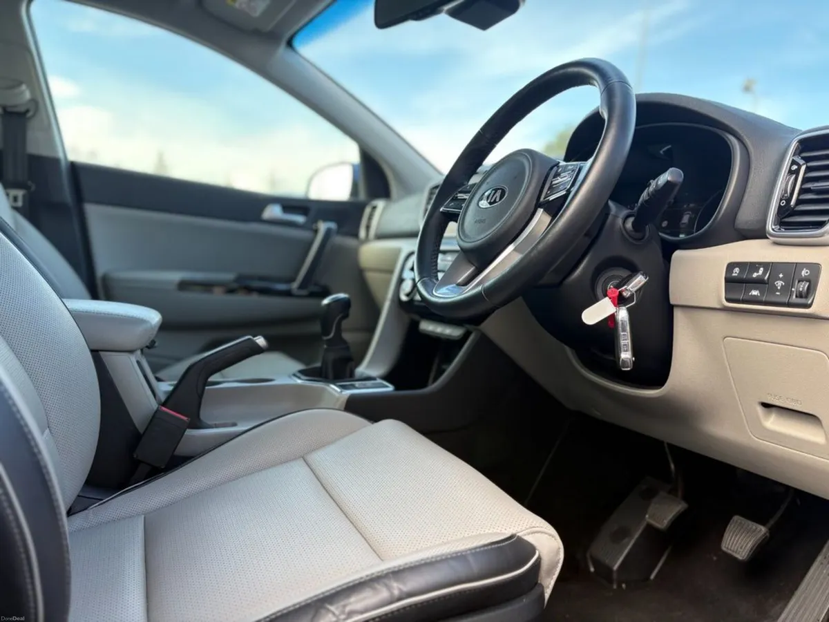 Kia Sportage 1.6 K3 DSL MHEV ( Black Edition ) - Image 6