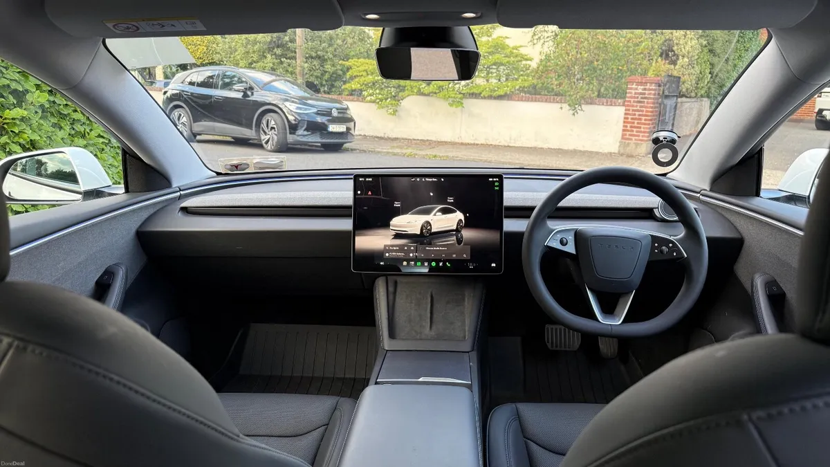Tesla Model 3 2024 - Image 3