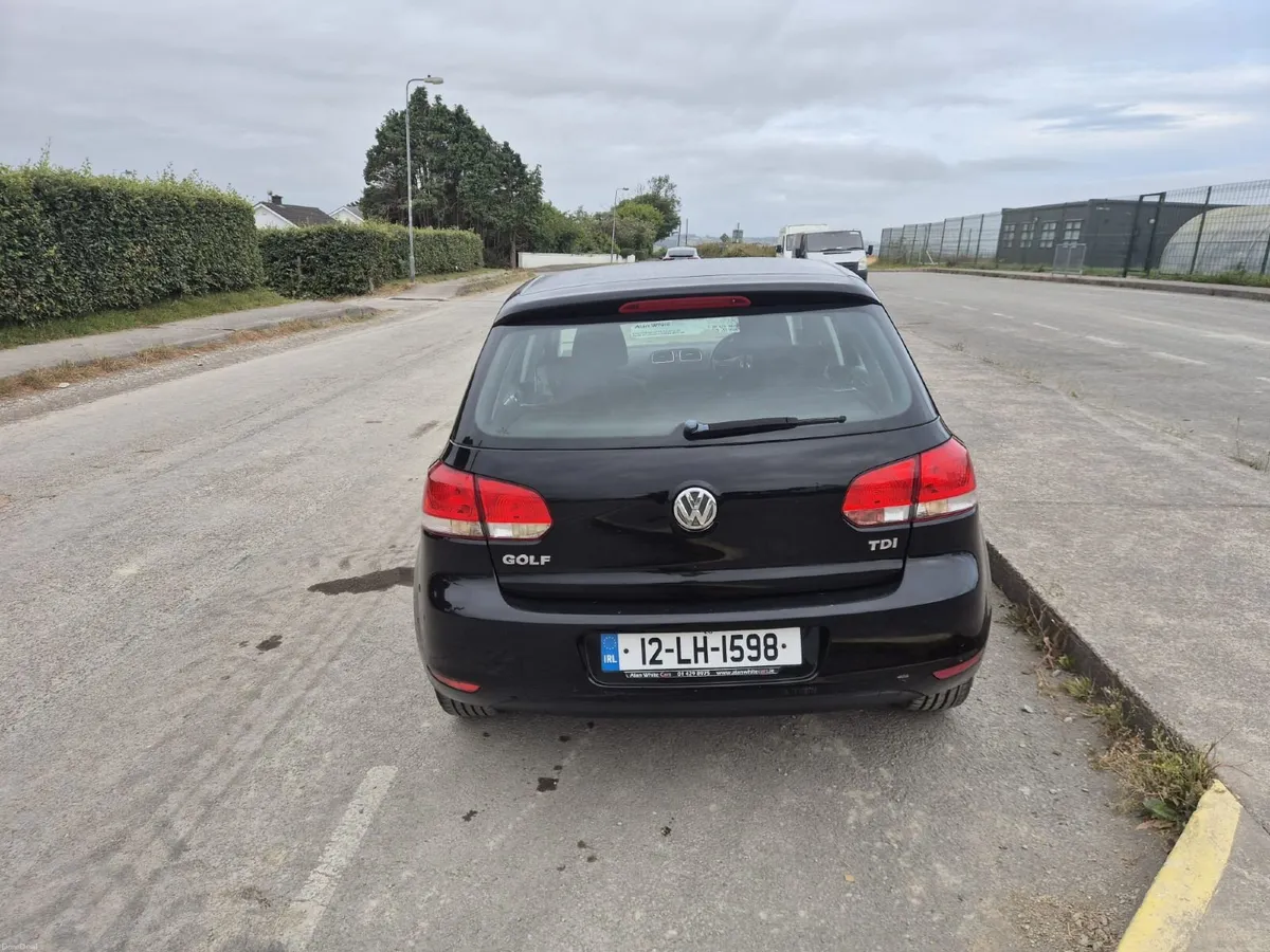 Volkswagen Golf 2012 - Image 2