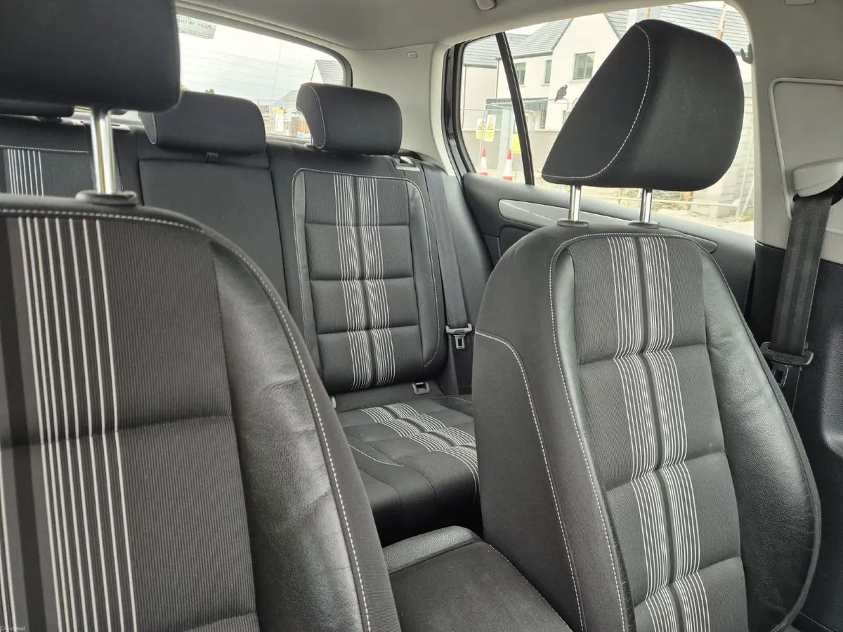 Volkswagen Golf 2012 - Image 6
