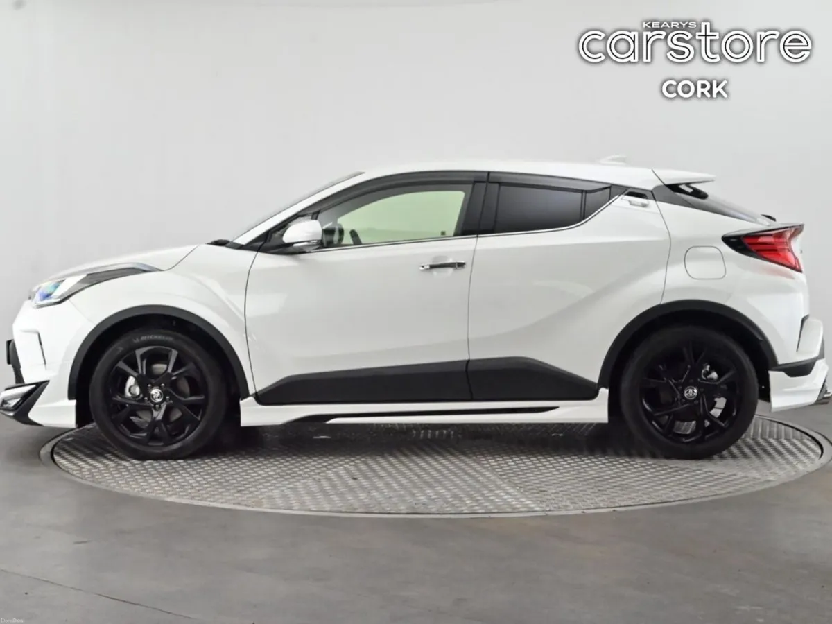 Toyota C-HR 1.8 HYBRID Auto - Image 6