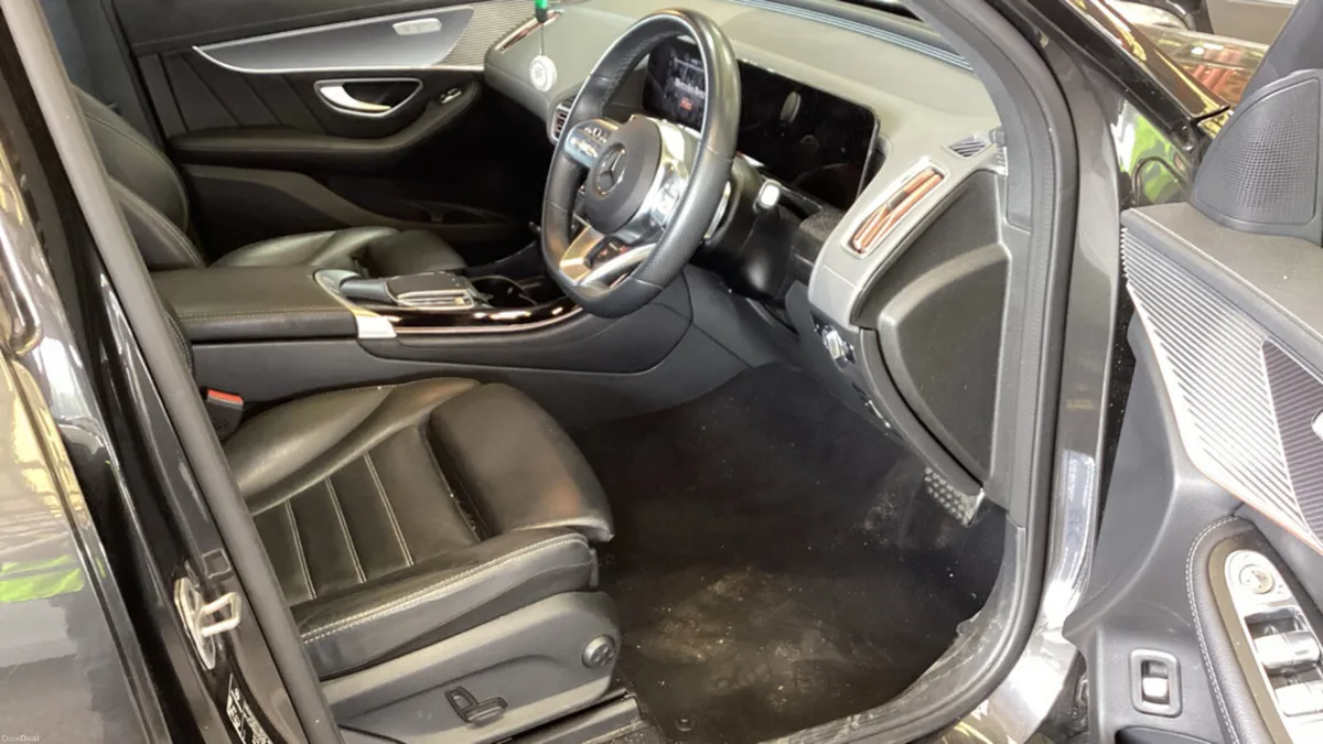 MERCEDES BENZ EQC 400 AMG LINE PREMIUM 4MATIC - Image 2