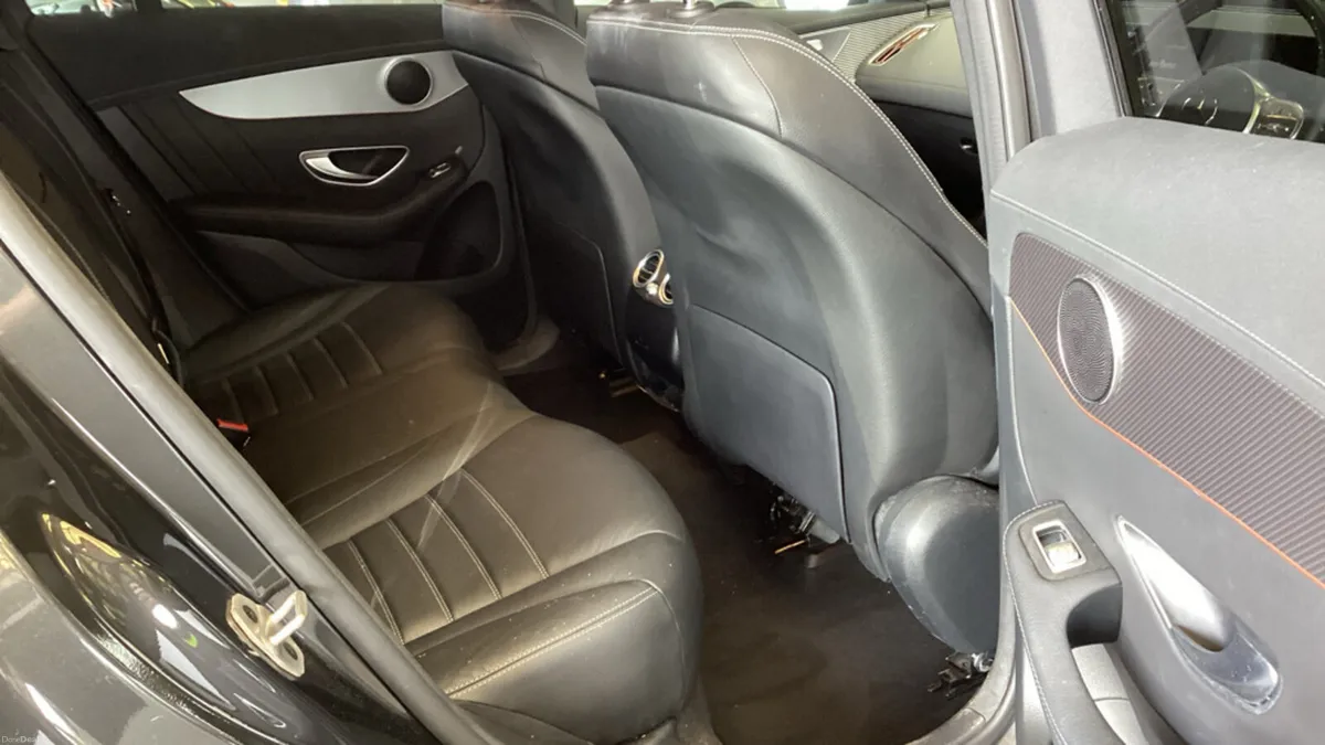 MERCEDES BENZ EQC 400 AMG LINE PREMIUM 4MATIC - Image 4