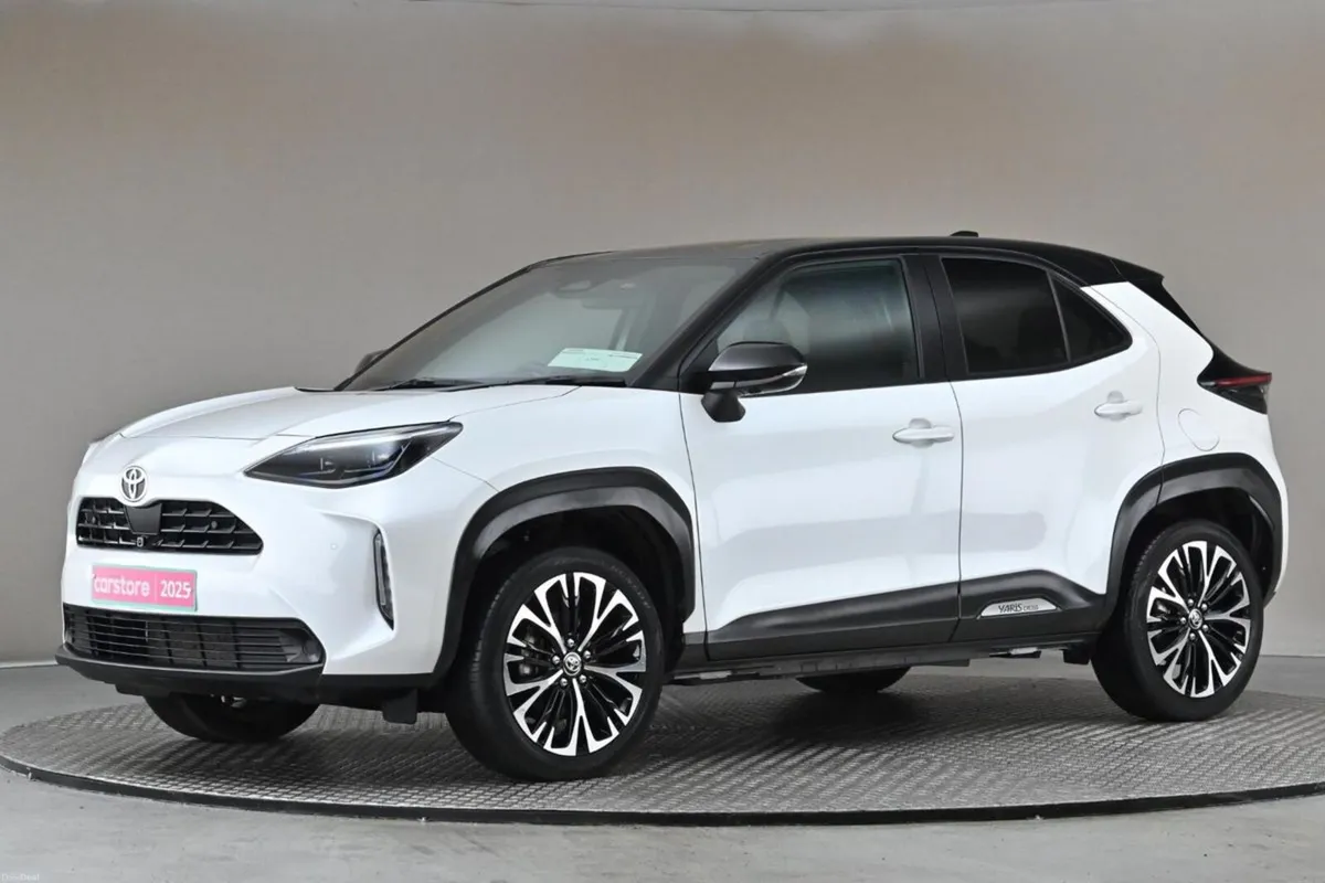 Toyota Yaris Cross 1.5 HYBRID **BI-TONE ROOF**HALF - Image 4